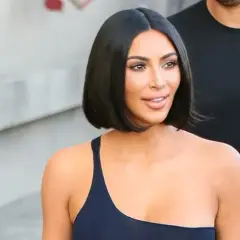 Fryzura Kim Kardashian: Jak osiągnąć idealny bob z uniesieniem