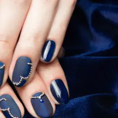 Co to znaczy manicure hybrydowy i jakie ma zalety dla Twoich paznokci