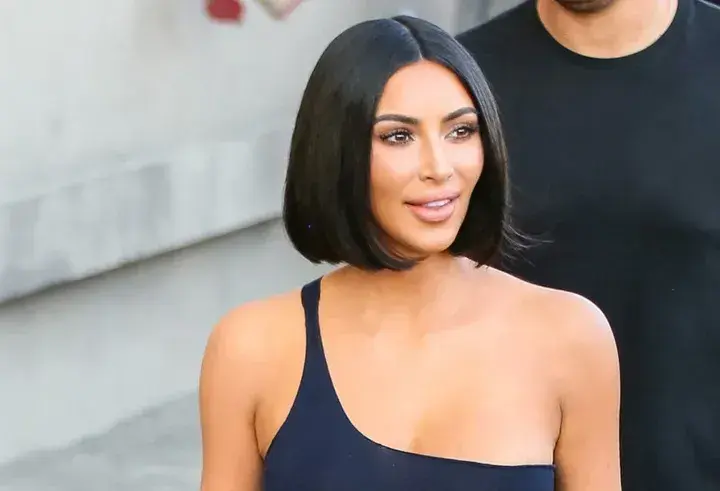 Fryzura Kim Kardashian: Jak osiągnąć idealny bob z uniesieniem