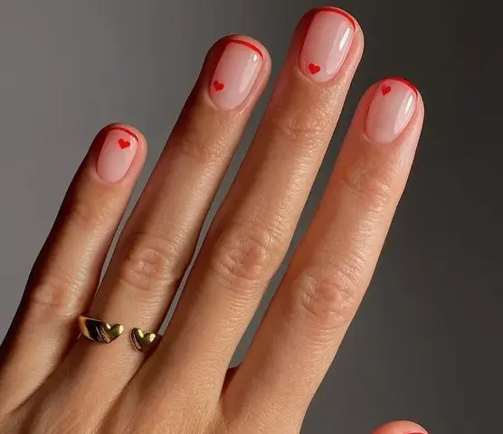 Kim Kardashian manicure francuski: najnowsze trendy i unikalne style
