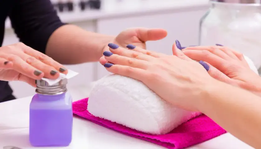 Jakiej firmy zestaw do manicure hybrydowego wybrać, aby zaoszczędzić?
