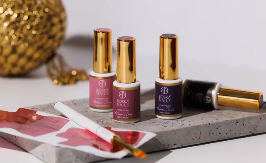 Manicure hybrydowy z nadbudową: co to jest i dlaczego warto?